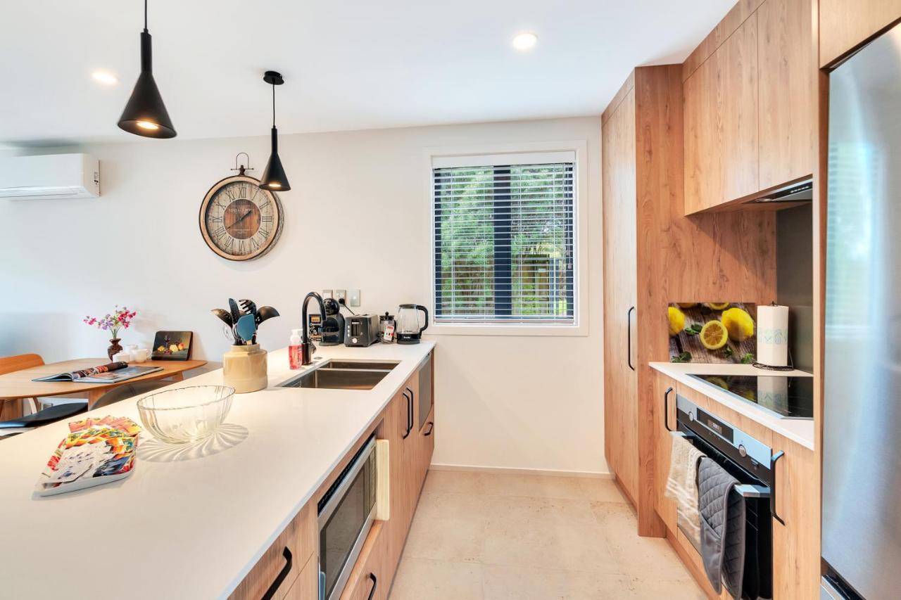 Greenwich Townhouse With Parking And Air-Con Auckland Luaran gambar