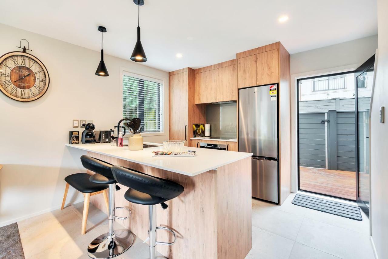 Greenwich Townhouse With Parking And Air-Con Auckland Luaran gambar