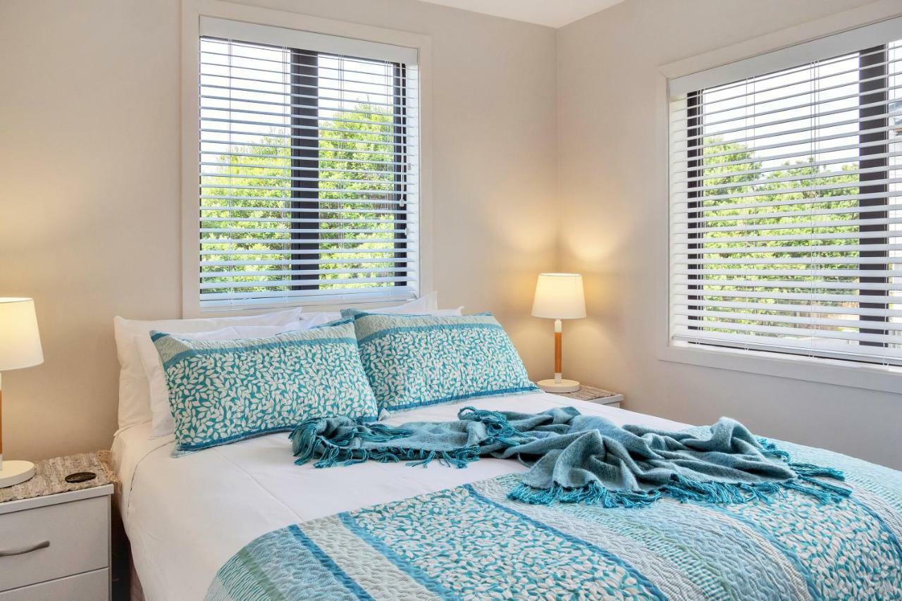 Greenwich Townhouse With Parking And Air-Con Auckland Luaran gambar