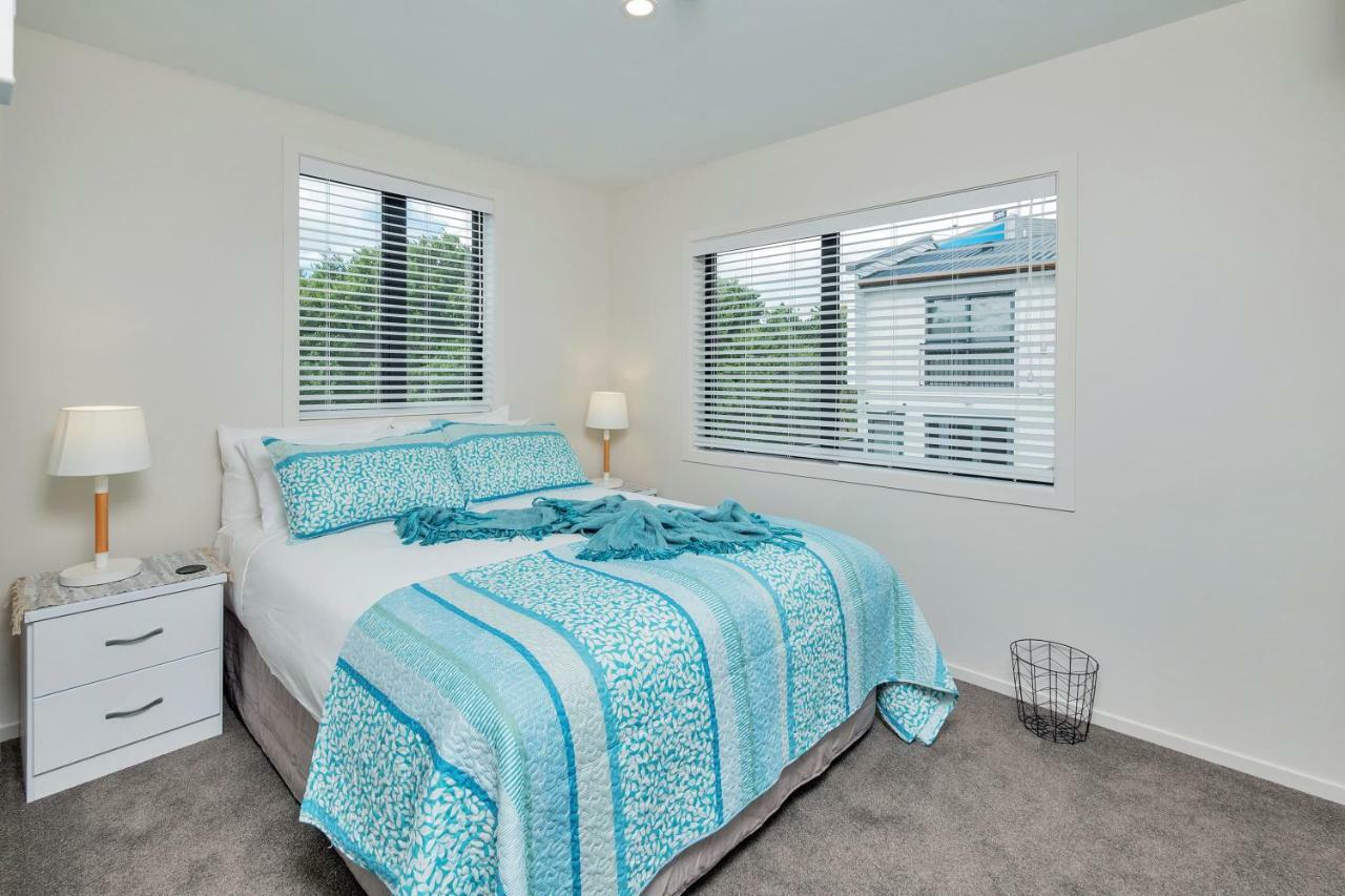 Greenwich Townhouse With Parking And Air-Con Auckland Luaran gambar