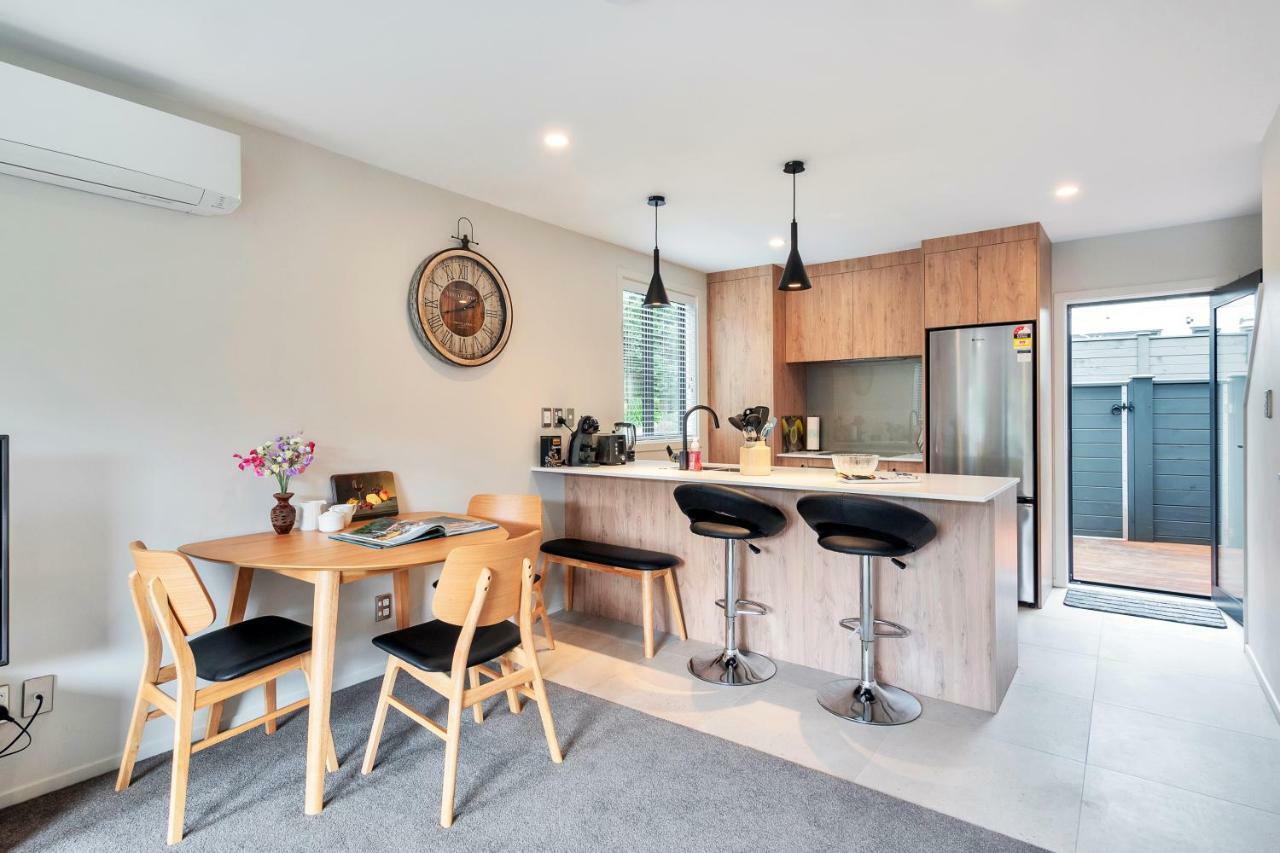Greenwich Townhouse With Parking And Air-Con Auckland Luaran gambar