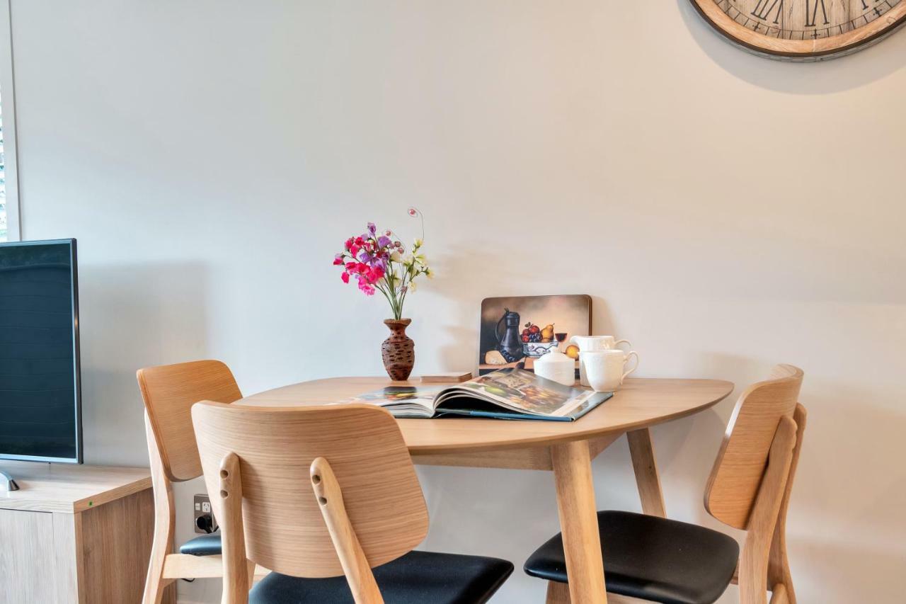 Greenwich Townhouse With Parking And Air-Con Auckland Luaran gambar
